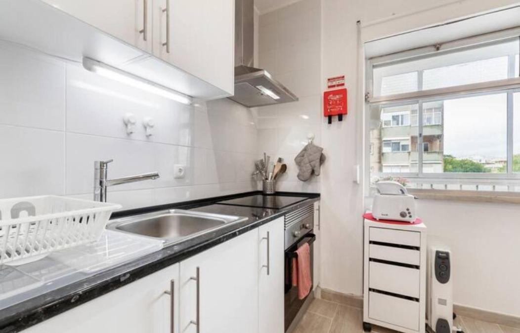 Beautiful 1 Bedroom Apartment Near Benfica Лиссабон Экстерьер фото