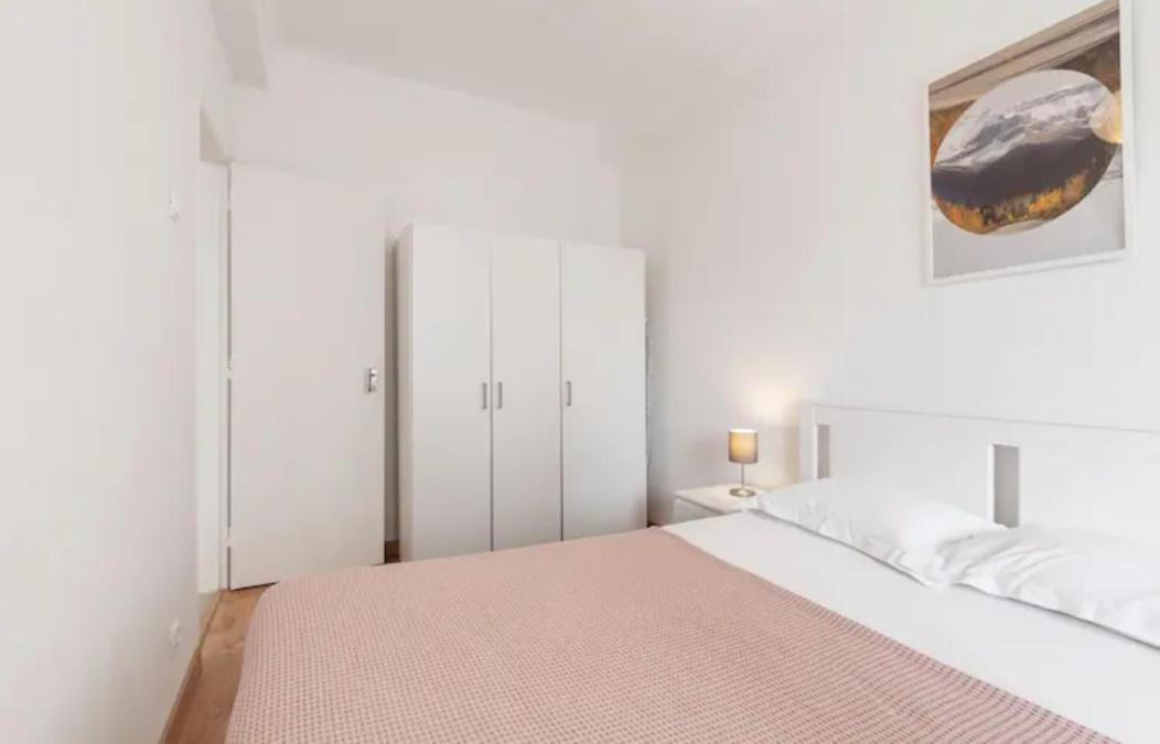 Beautiful 1 Bedroom Apartment Near Benfica Лиссабон Экстерьер фото